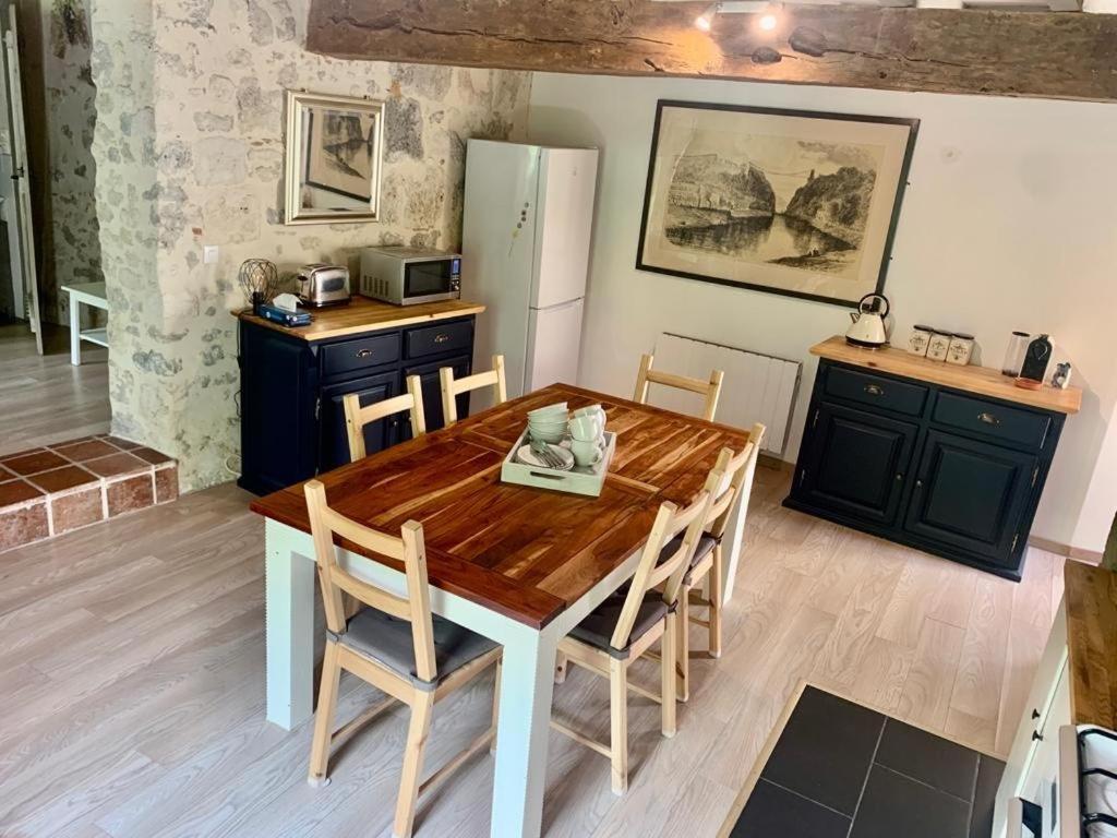 Gites De Verger, Stylish Self Catering Cottages In Sos Екстериор снимка